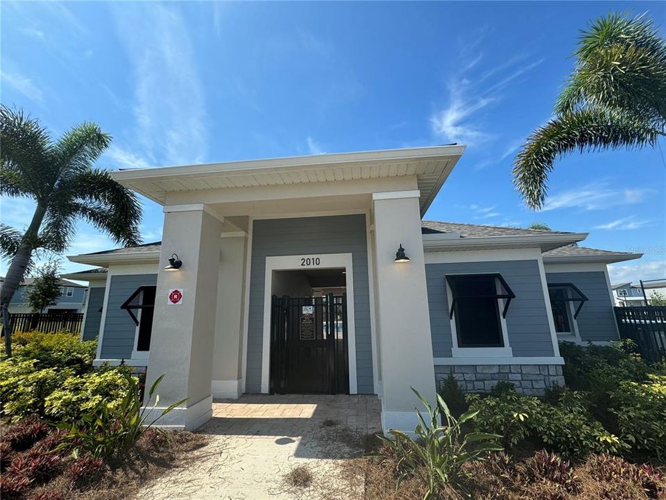 Active With Contract: $2,900 (4 beds, 2 baths, 2082 Square Feet)