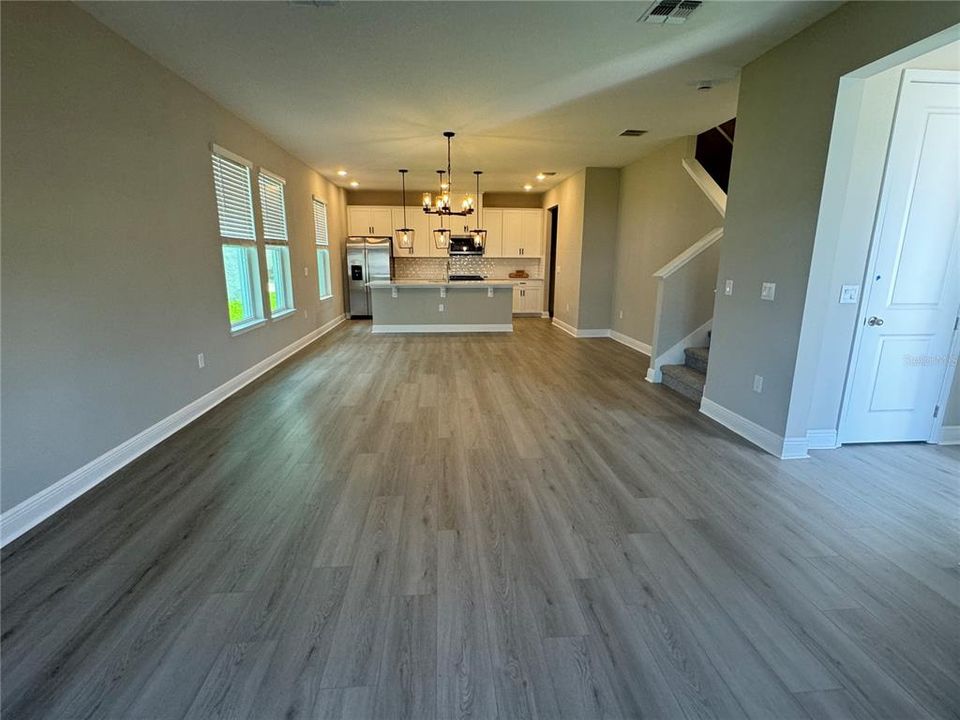 Active With Contract: $2,900 (4 beds, 2 baths, 2082 Square Feet)