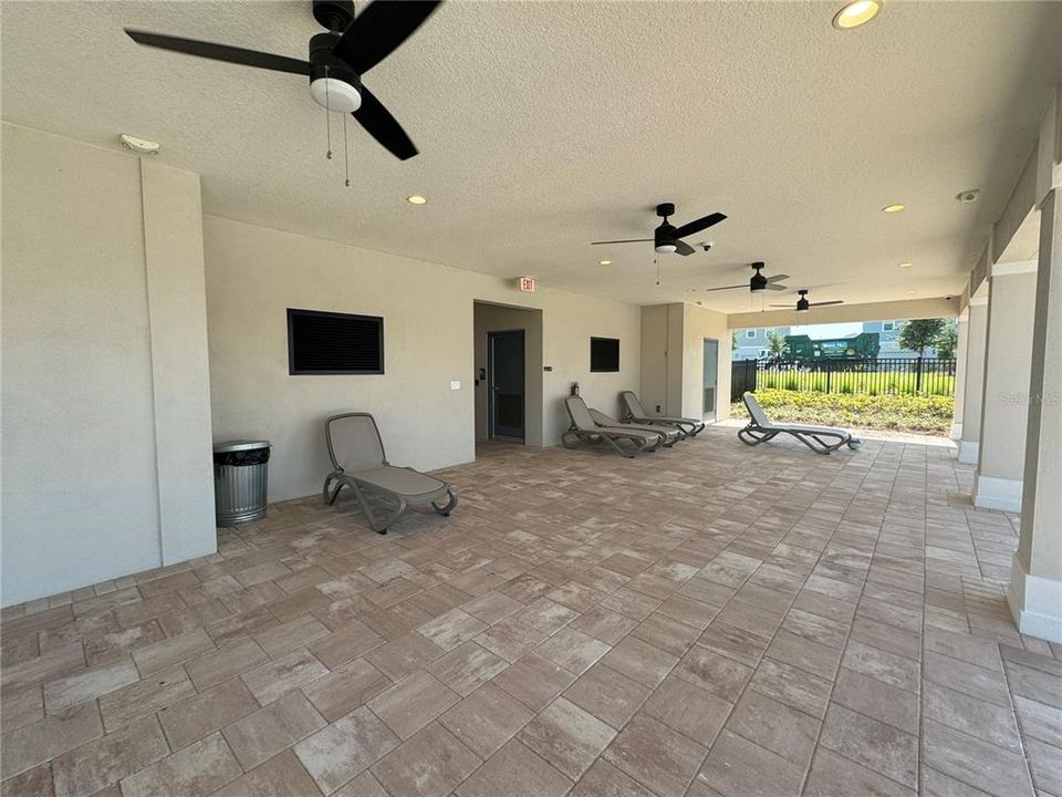 Active With Contract: $2,900 (4 beds, 2 baths, 2082 Square Feet)