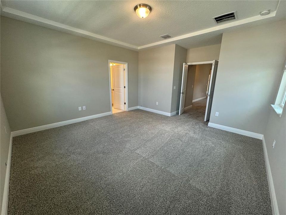 Active With Contract: $2,900 (4 beds, 2 baths, 2082 Square Feet)