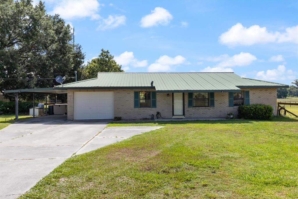 Active With Contract: $315,000 (3 beds, 2 baths, 1242 Square Feet)