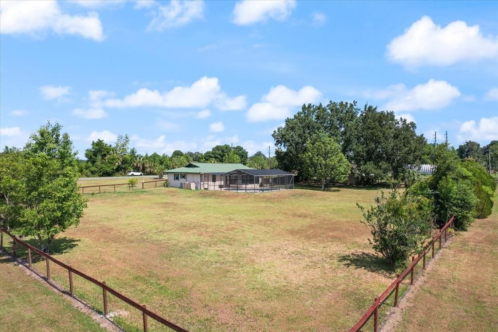 Active With Contract: $315,000 (3 beds, 2 baths, 1242 Square Feet)