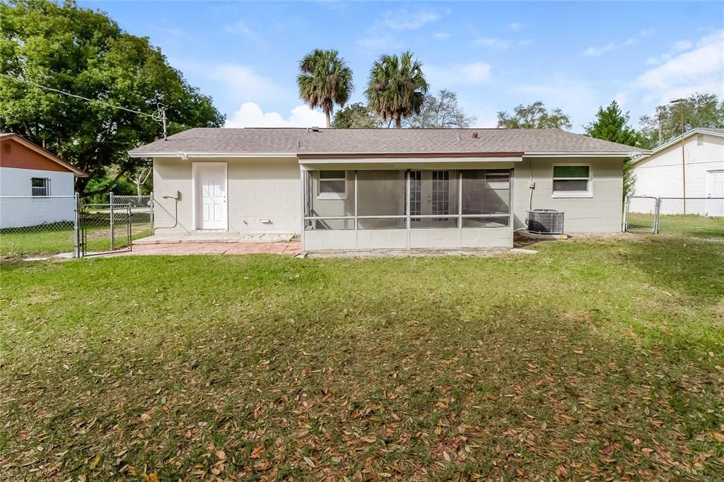 For Rent: $1,935 (3 beds, 2 baths, 1213 Square Feet)