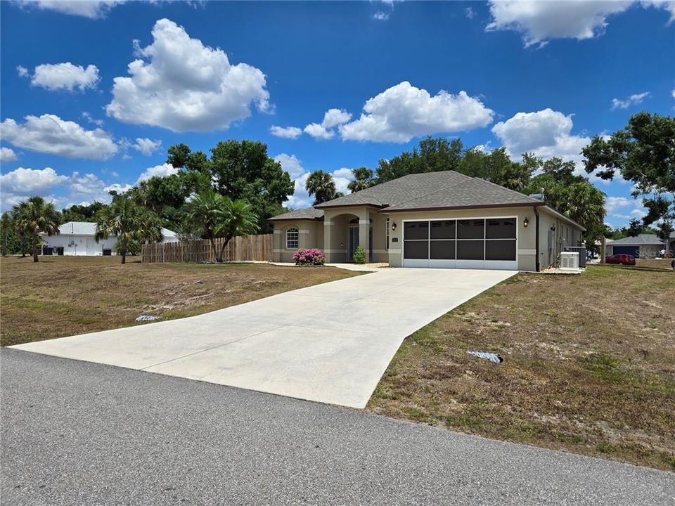 For Sale: $649,000 (3 beds, 2 baths, 2034 Square Feet)