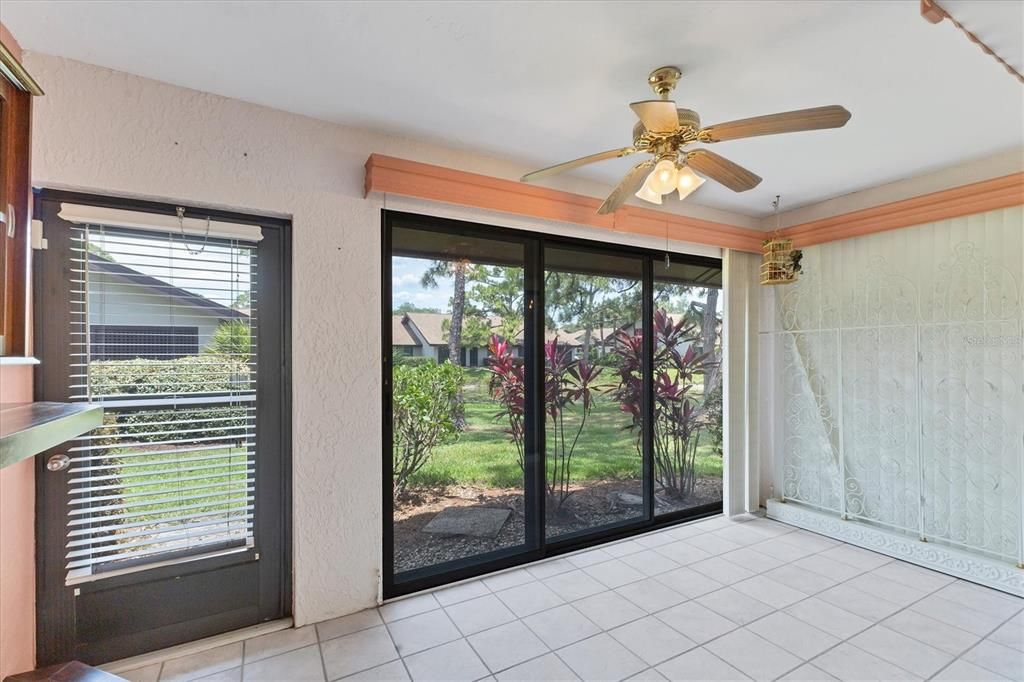 For Sale: $395,000 (2 beds, 2 baths, 1283 Square Feet)