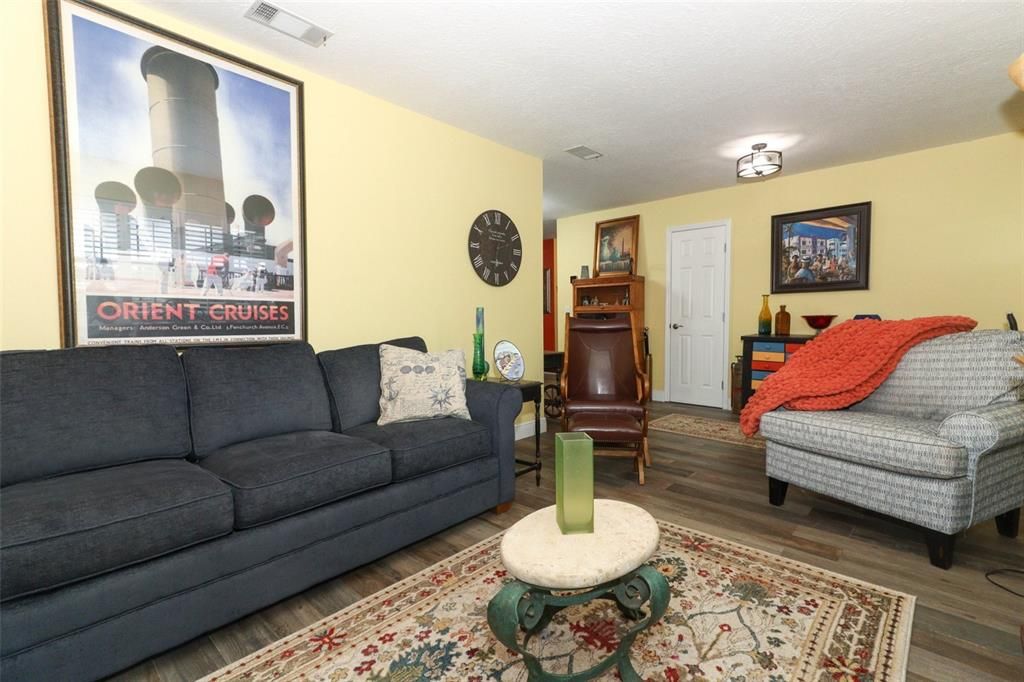 Active With Contract: $445,900 (2 beds, 2 baths, 1635 Square Feet)