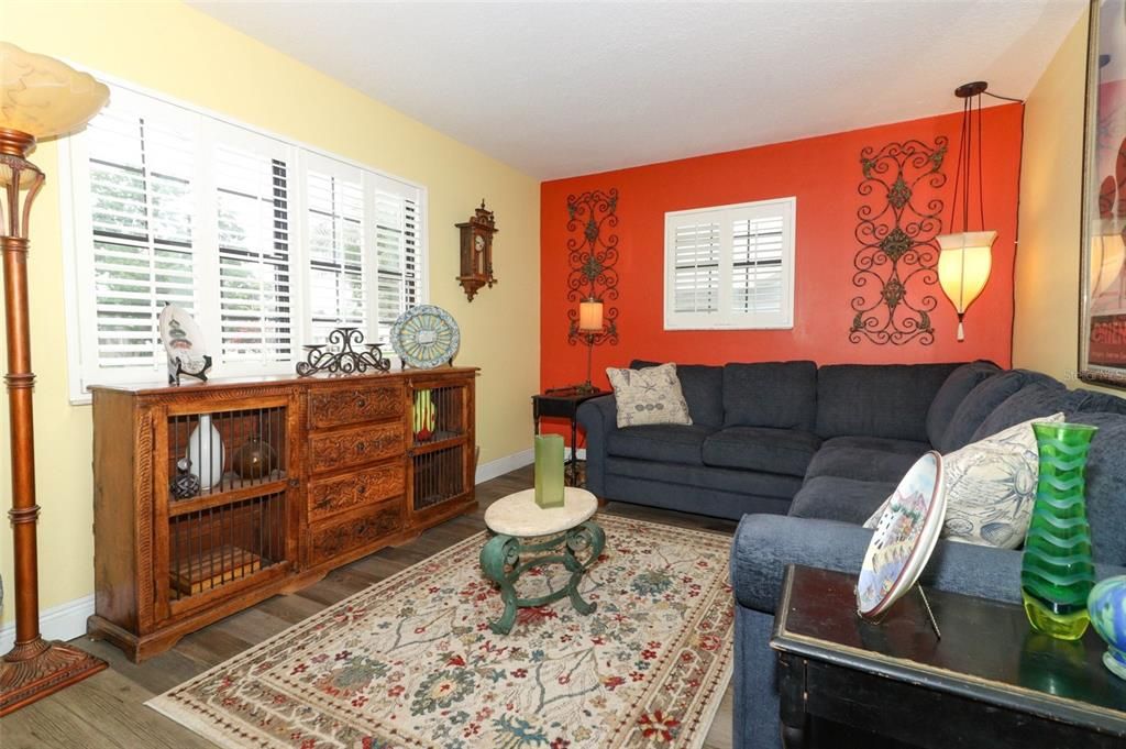 Active With Contract: $445,900 (2 beds, 2 baths, 1635 Square Feet)