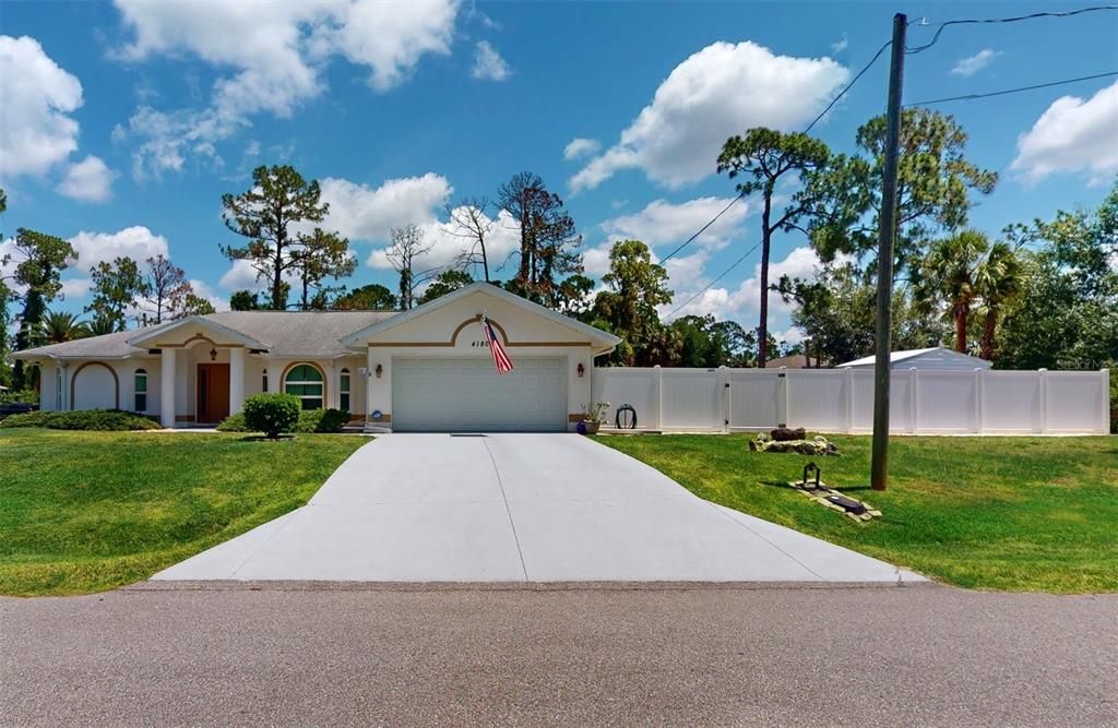 Active With Contract: $420,000 (3 beds, 2 baths, 1452 Square Feet)