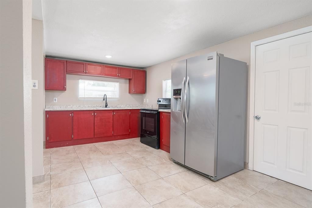 For Sale: $163,900 (2 beds, 1 baths, 644 Square Feet)