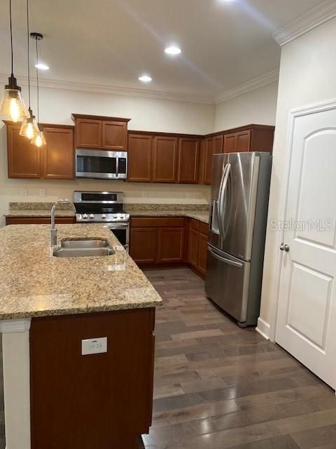 For Rent: $2,650 (4 beds, 2 baths, 2139 Square Feet)