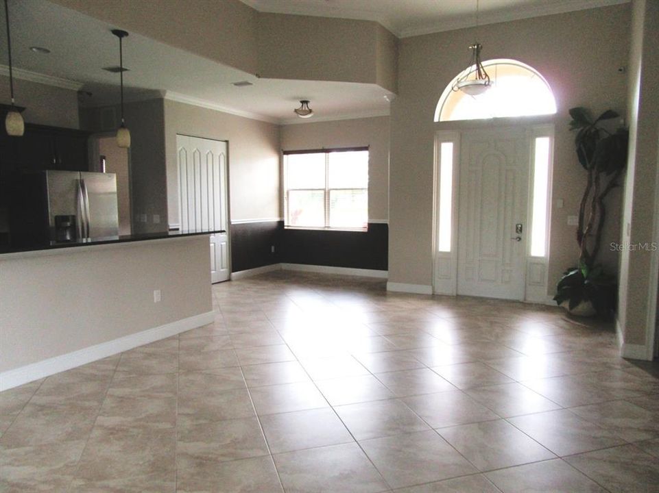 For Rent: $2,500 (3 beds, 3 baths, 1757 Square Feet)