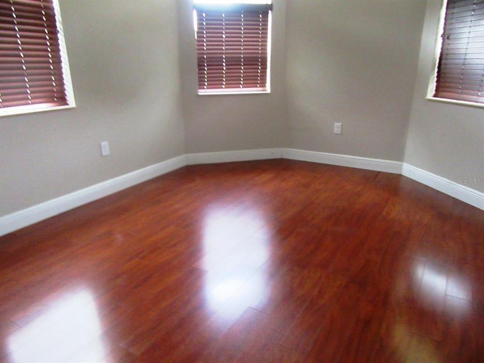 For Rent: $2,500 (3 beds, 3 baths, 1757 Square Feet)