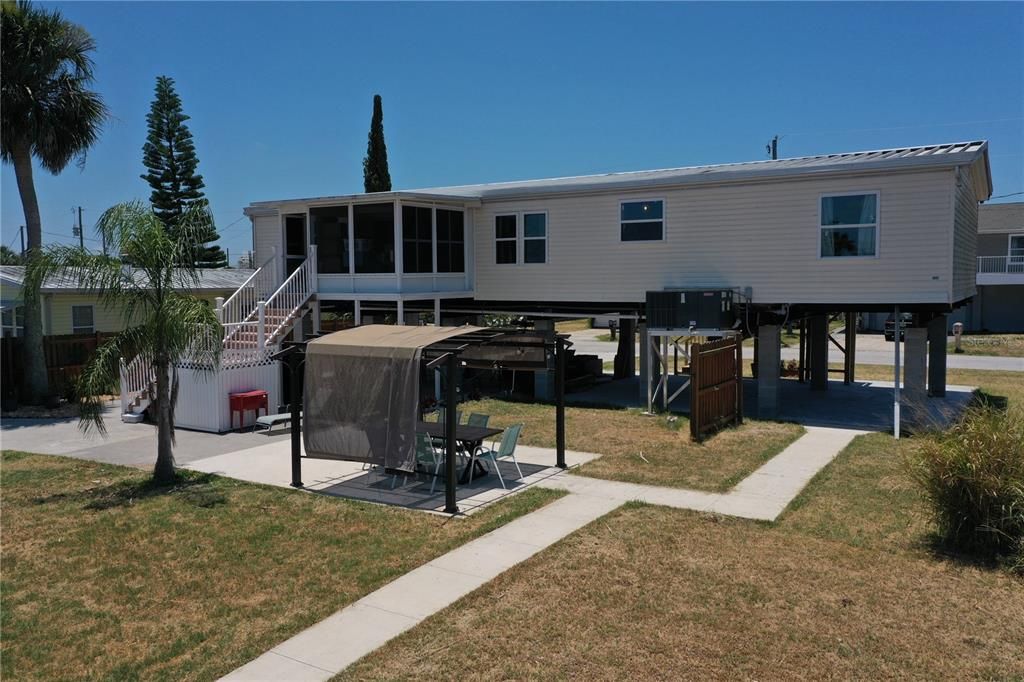 For Sale: $439,000 (4 beds, 2 baths, 1820 Square Feet)