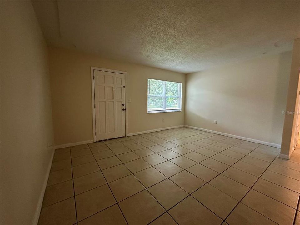 For Sale: $275,000 (4 beds, 1 baths, 1082 Square Feet)