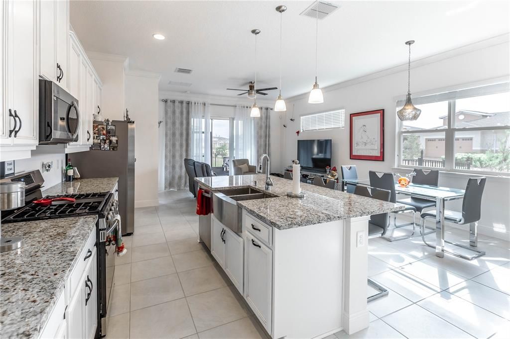 Kitchen with Upgraded Cabinets and Granite