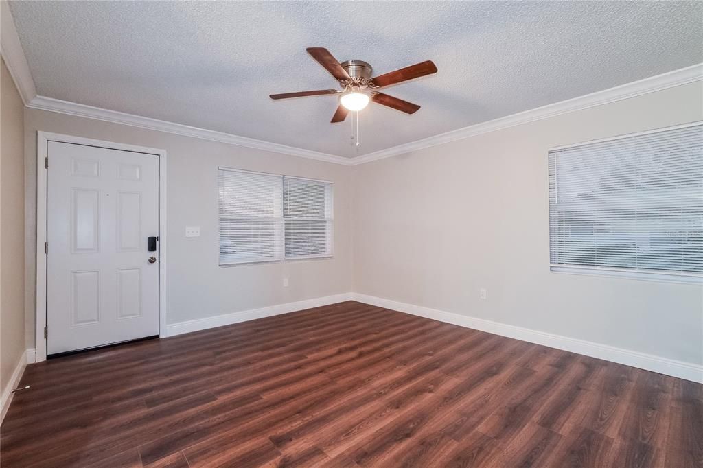 For Rent: $2,040 (2 beds, 1 baths, 1078 Square Feet)