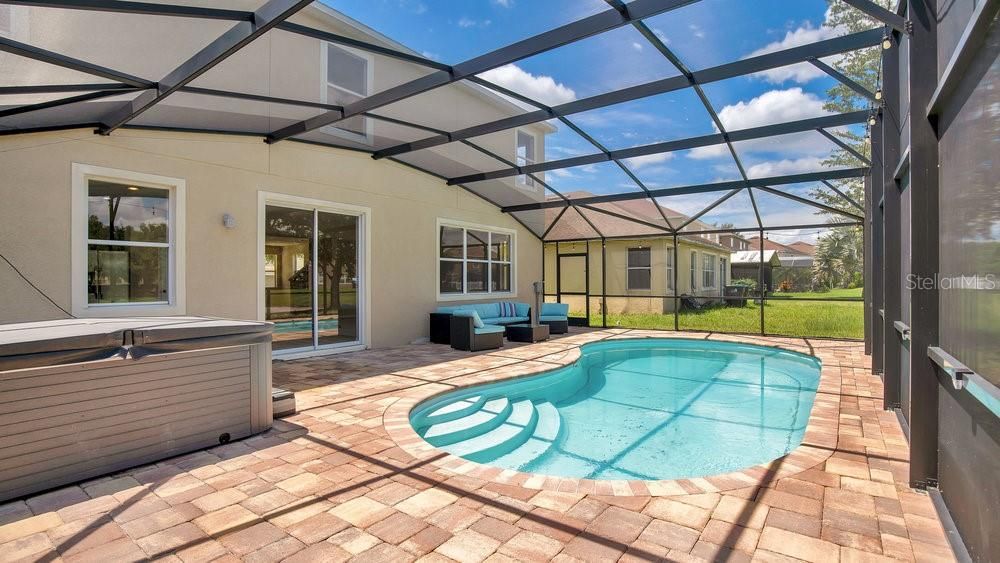 Fully Screened in Pool & Hot Tub