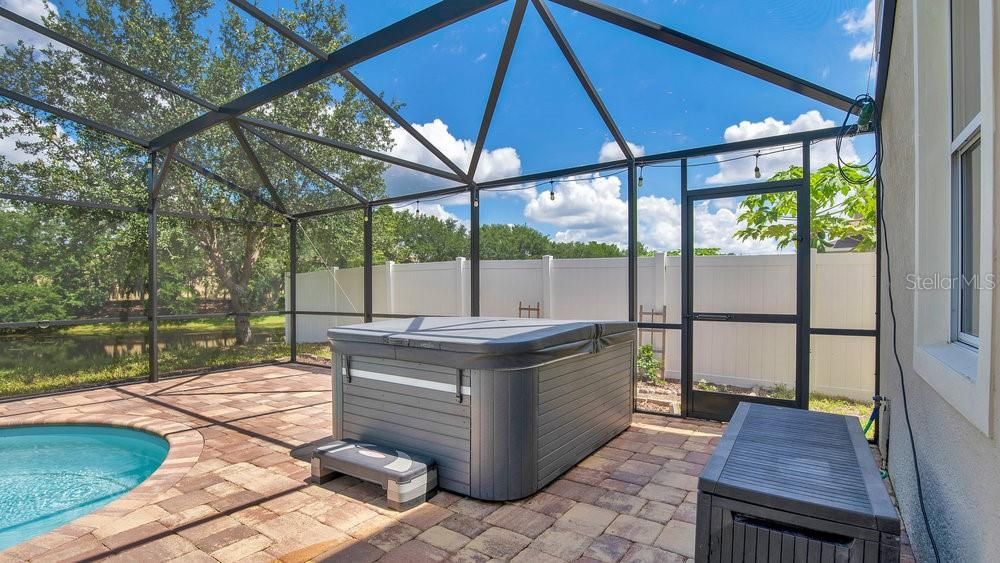 Fully Screened in Pool & Hot Tub