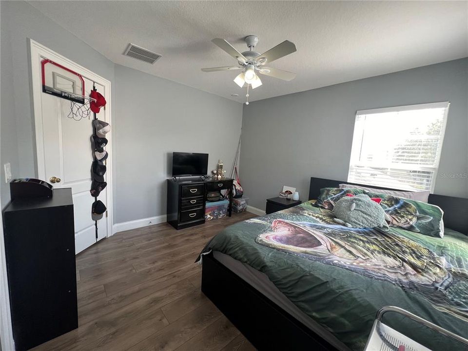 For Sale: $350,000 (4 beds, 2 baths, 2036 Square Feet)