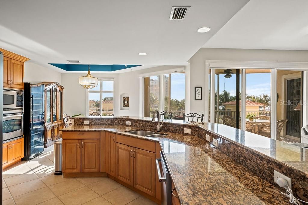 Kitchen with Peninsula. Lot's of room for all the chefs in your family.