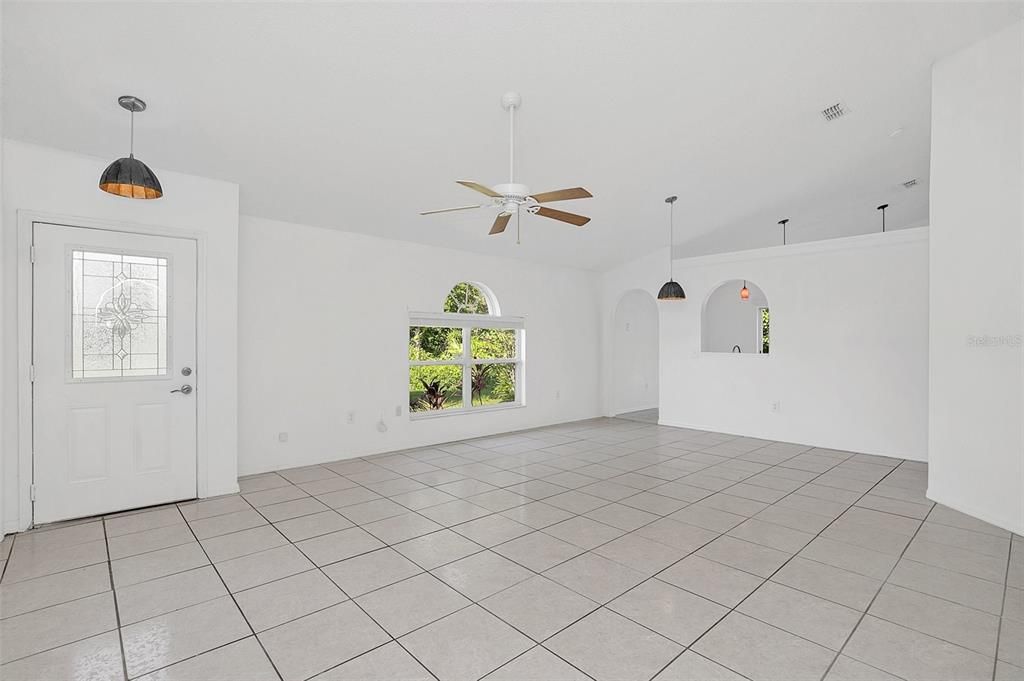 For Sale: $375,000 (3 beds, 2 baths, 1311 Square Feet)