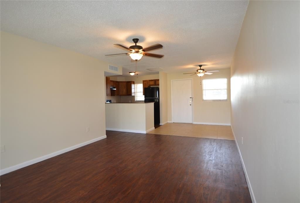 For Rent: $1,150 (1 beds, 1 baths, 708 Square Feet)