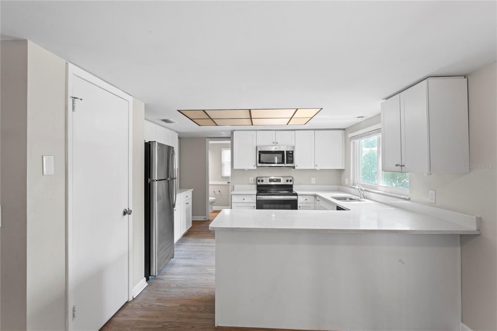 Active With Contract: $395,000 (3 beds, 2 baths, 1940 Square Feet)