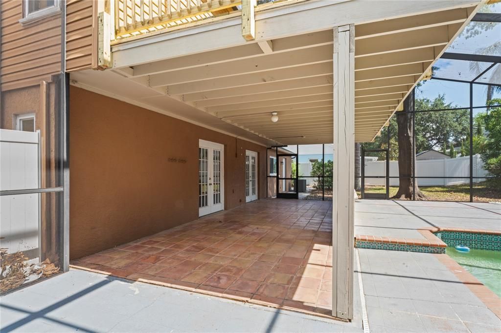 Active With Contract: $395,000 (3 beds, 2 baths, 1940 Square Feet)