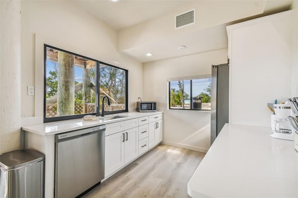 For Sale: $8,950,000 (5 beds, 5 baths, 3503 Square Feet)