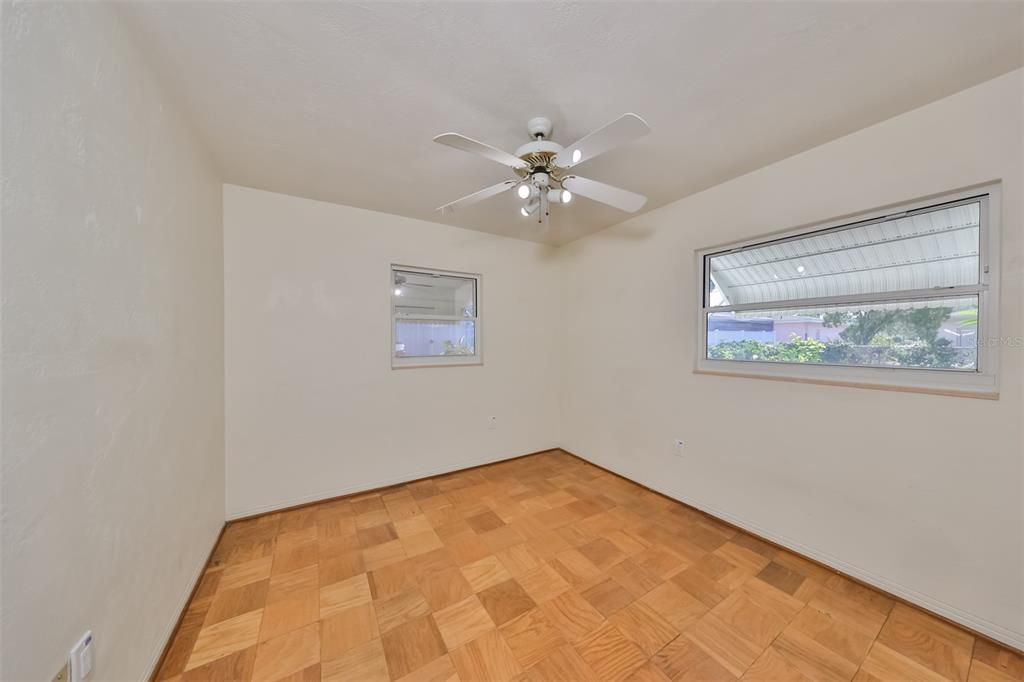 For Sale: $369,000 (2 beds, 1 baths, 912 Square Feet)