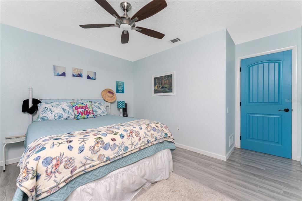 Active With Contract: $485,000 (3 beds, 2 baths, 1562 Square Feet)