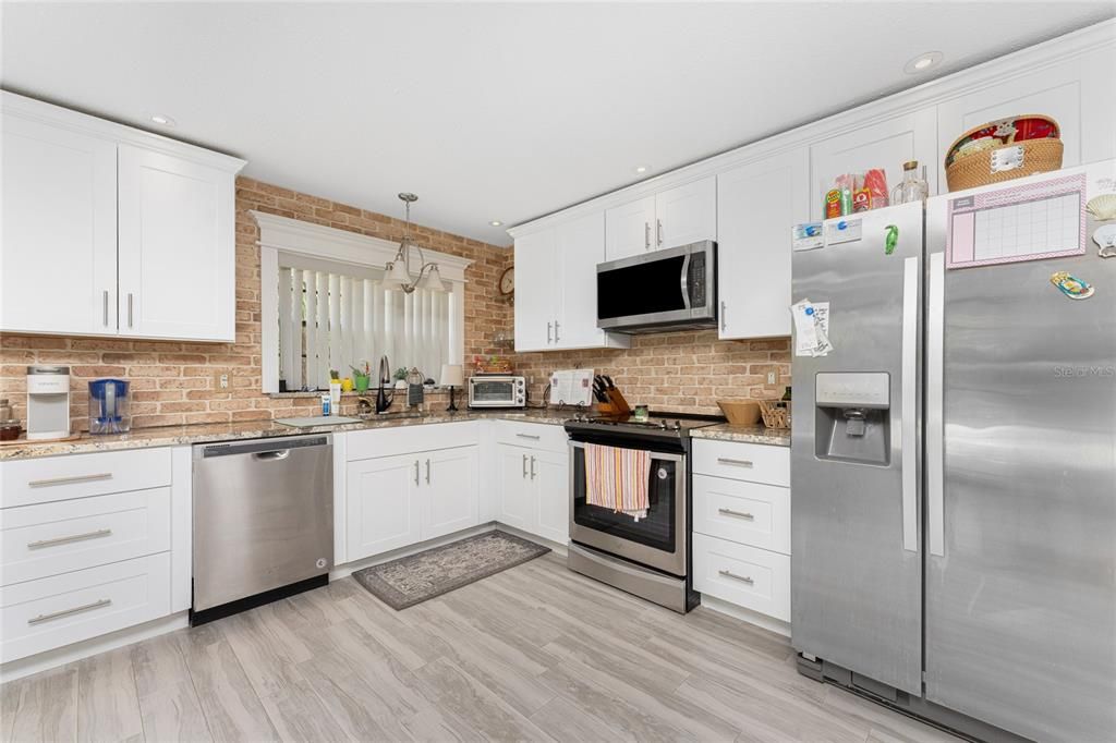 Active With Contract: $485,000 (3 beds, 2 baths, 1562 Square Feet)