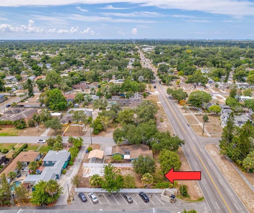 Looking east of 2009 49TH ST N, SAINT PETERSBURG FL 33710