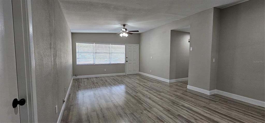 For Sale: $324,900 (4 beds, 2 baths, 1182 Square Feet)