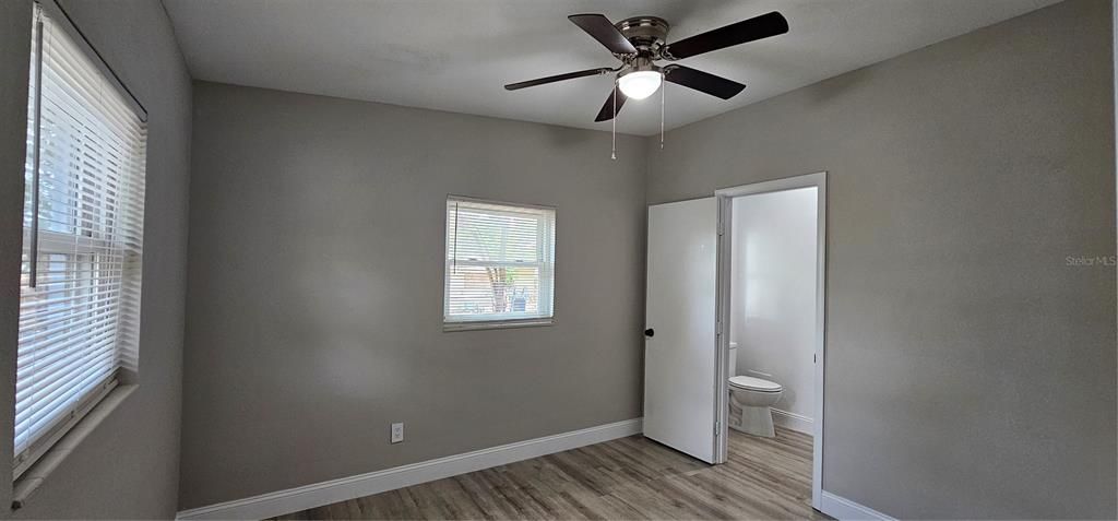 For Sale: $324,900 (4 beds, 2 baths, 1182 Square Feet)