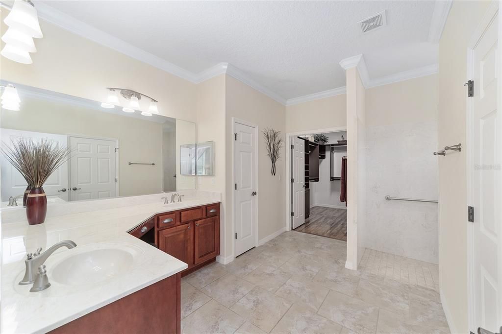 For Sale: $425,000 (3 beds, 2 baths, 2357 Square Feet)