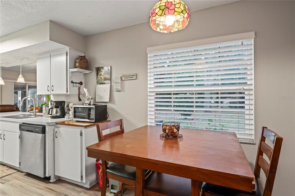 For Sale: $279,000 (2 beds, 2 baths, 1426 Square Feet)