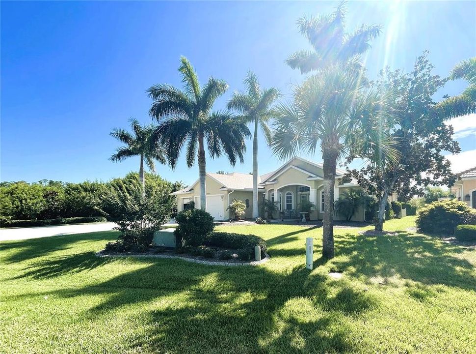 For Sale: $825,000 (3 beds, 3 baths, 2810 Square Feet)