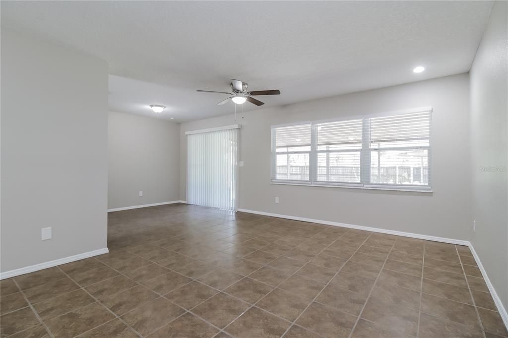 Active With Contract: $2,110 (3 beds, 2 baths, 1307 Square Feet)