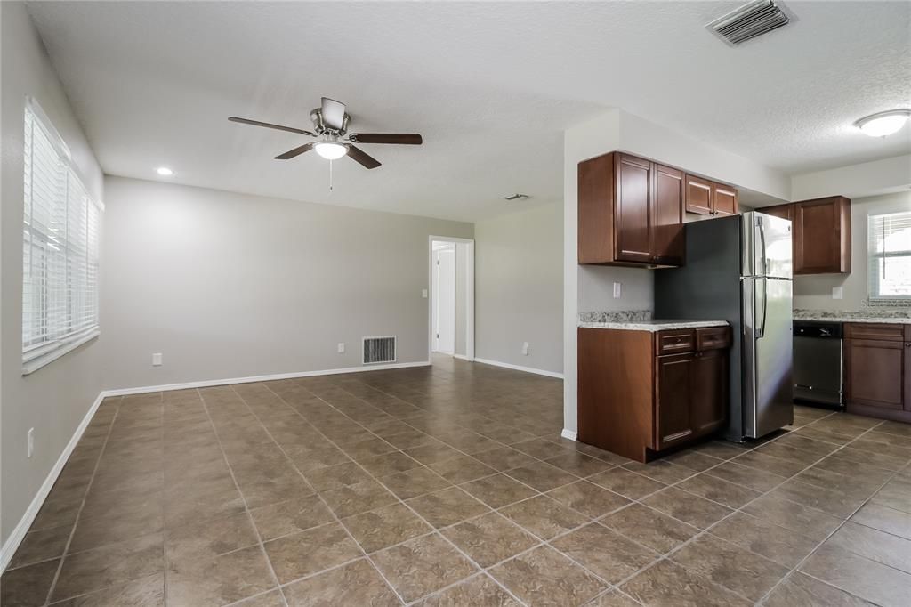 Active With Contract: $2,110 (3 beds, 2 baths, 1307 Square Feet)