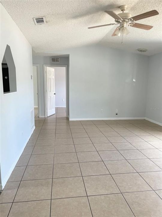 Active With Contract: $232,500 (3 beds, 2 baths, 1188 Square Feet)