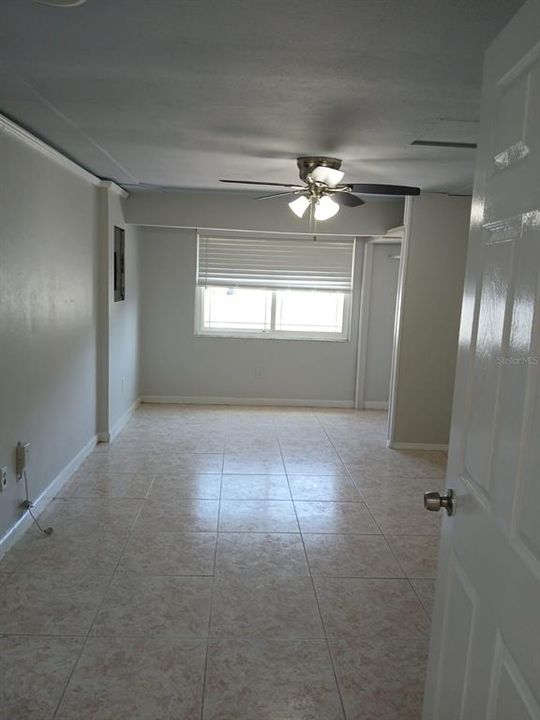 For Rent: $3,100 (4 beds, 2 baths, 1593 Square Feet)