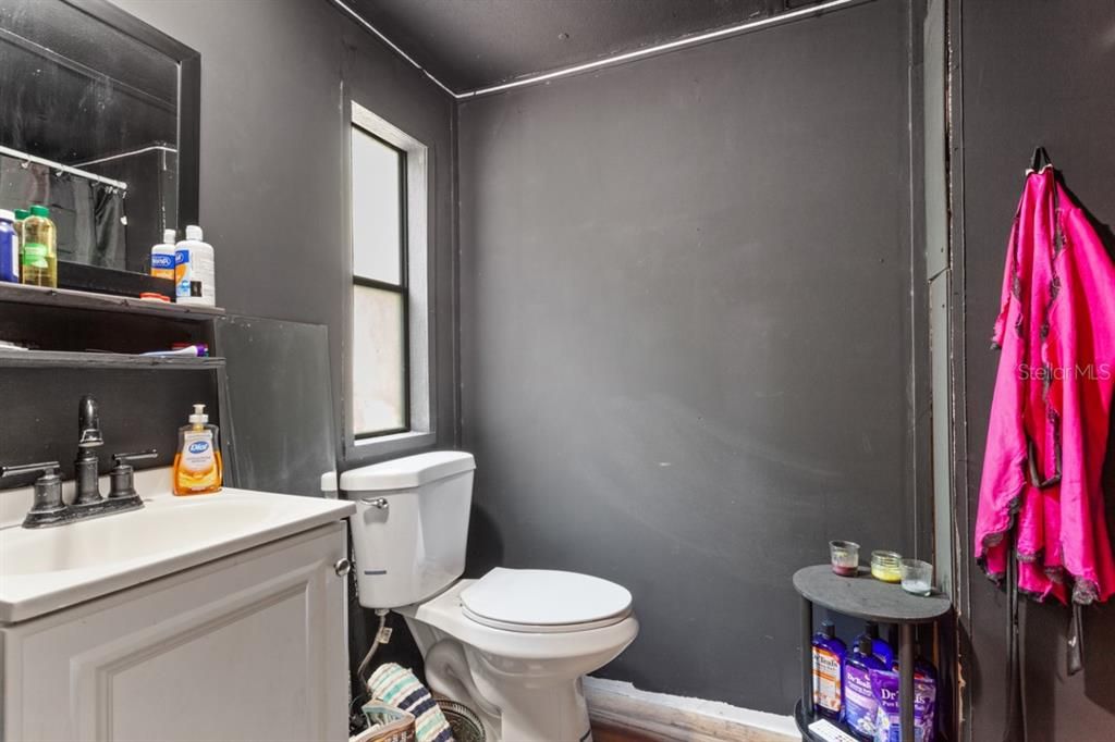 For Sale: $275,000 (3 beds, 2 baths, 1152 Square Feet)