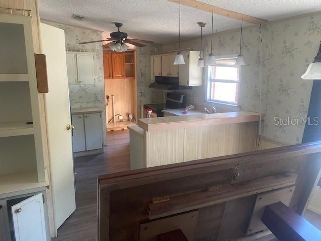 For Sale: $149,500 (2 beds, 2 baths, 1300 Square Feet)