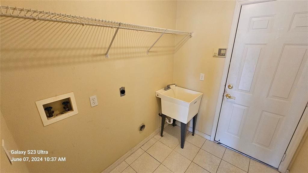 Недавно арендовано: $2,700 (4 спален, 2 ванн, 2474 Квадратных фут)