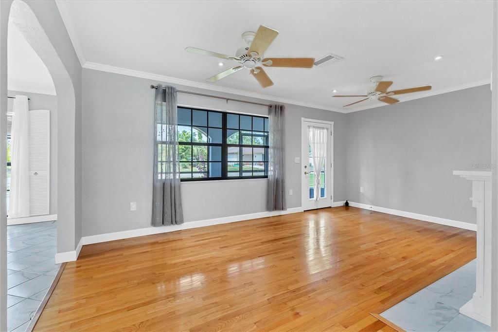 For Sale: $497,500 (3 beds, 2 baths, 1711 Square Feet)