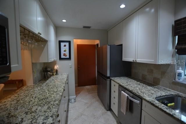 For Sale: $319,000 (2 beds, 2 baths, 1086 Square Feet)