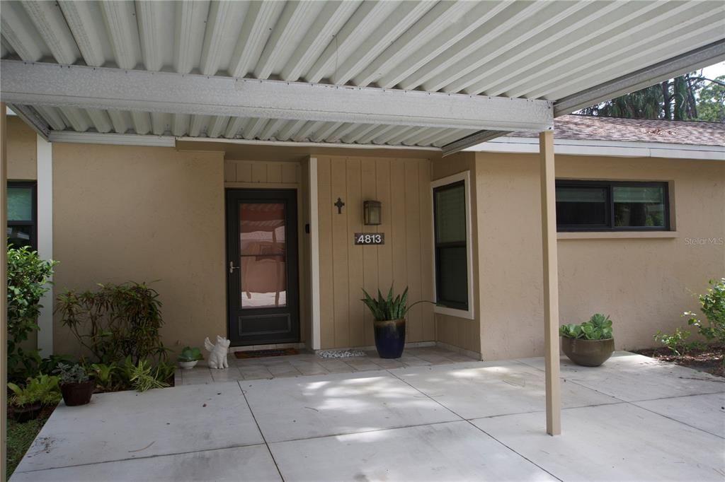 For Sale: $319,000 (2 beds, 2 baths, 1086 Square Feet)