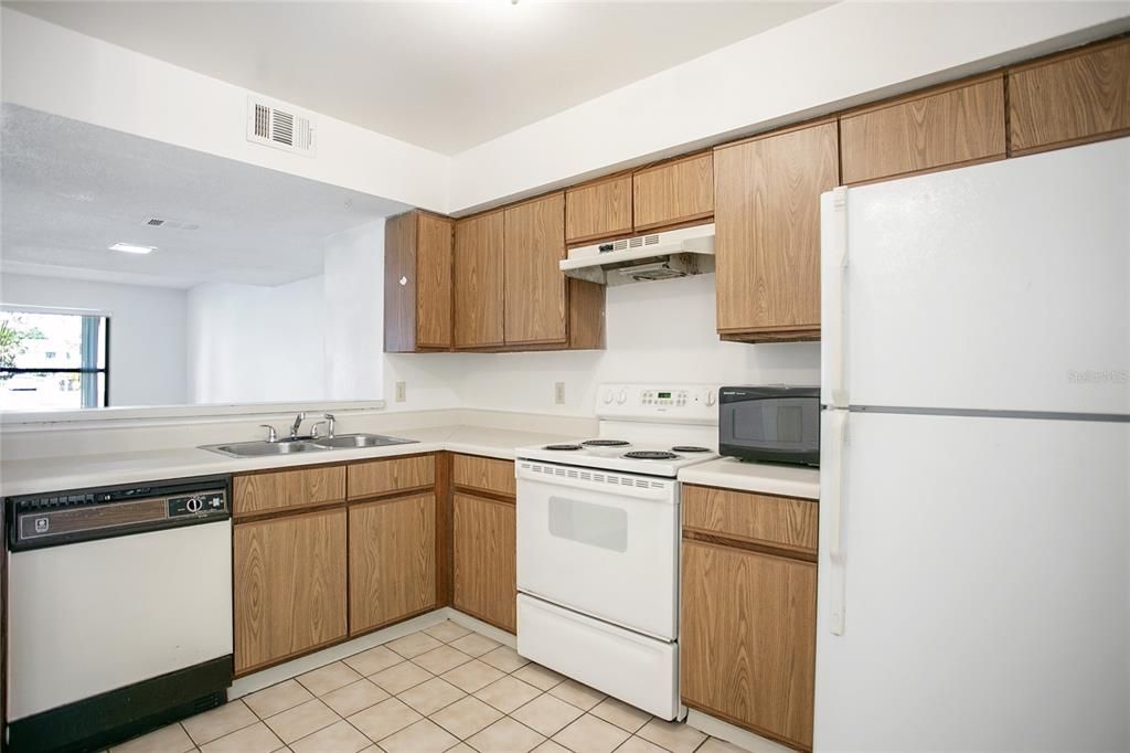 For Rent: $1,495 (2 beds, 1 baths, 800 Square Feet)