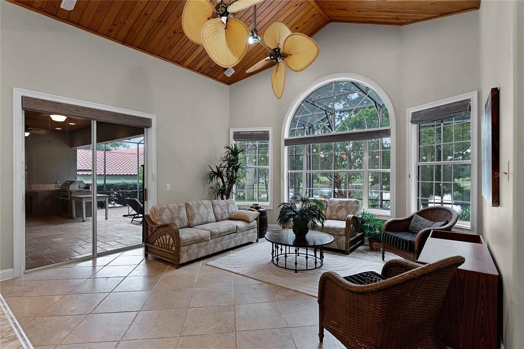 Gorgeous Family Room, Sliders to Lanai